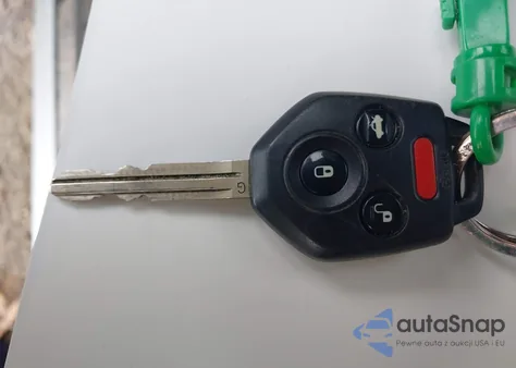 2015 Subaru Legacy 2.5I Limited из США, поврежденный, VIN 4S3BNAJ60F3073721